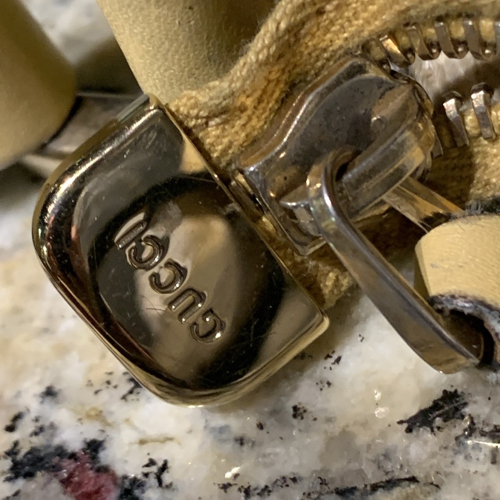 Pre-Loved Gucci Monogram Embossed Adjustable Sing… - image 8